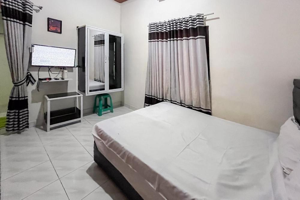 Kostel 99 Pangkal Pinang Redpartner Hotel Bagian luar foto
