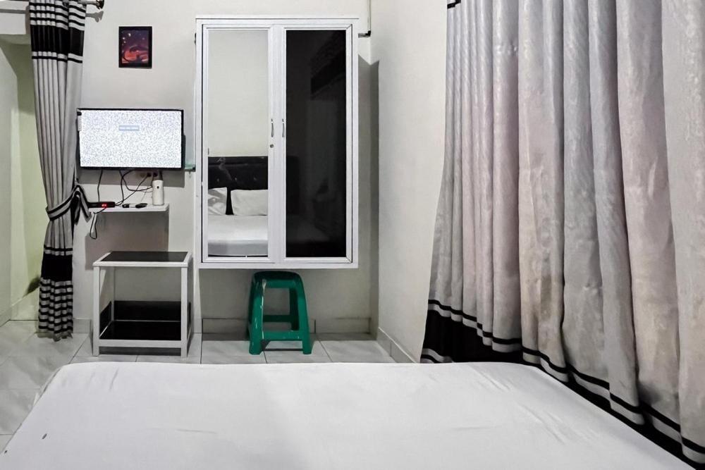 Kostel 99 Pangkal Pinang Redpartner Hotel Bagian luar foto