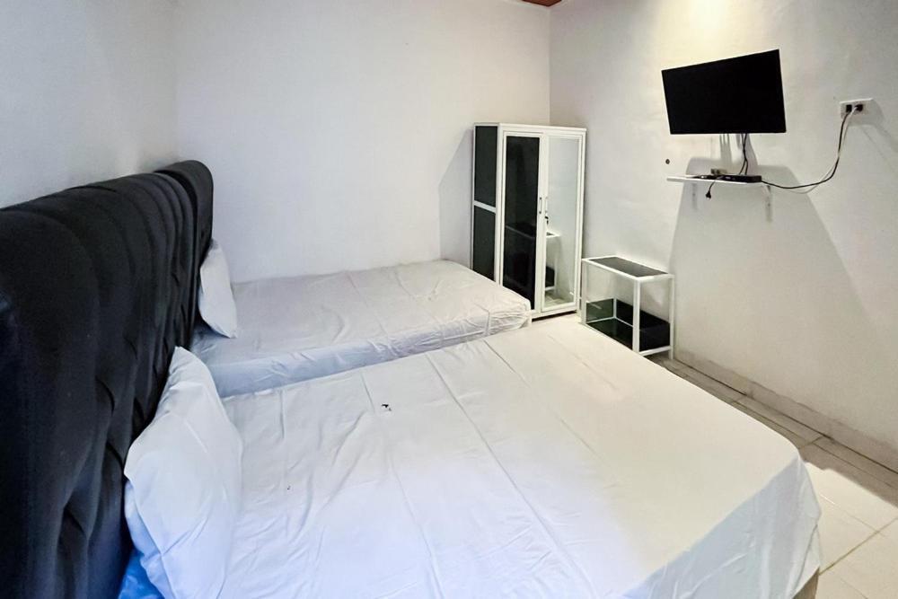 Kostel 99 Pangkal Pinang Redpartner Hotel Bagian luar foto