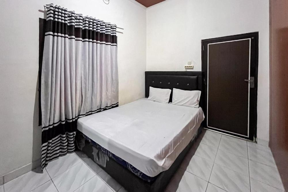 Kostel 99 Pangkal Pinang Redpartner Hotel Bagian luar foto