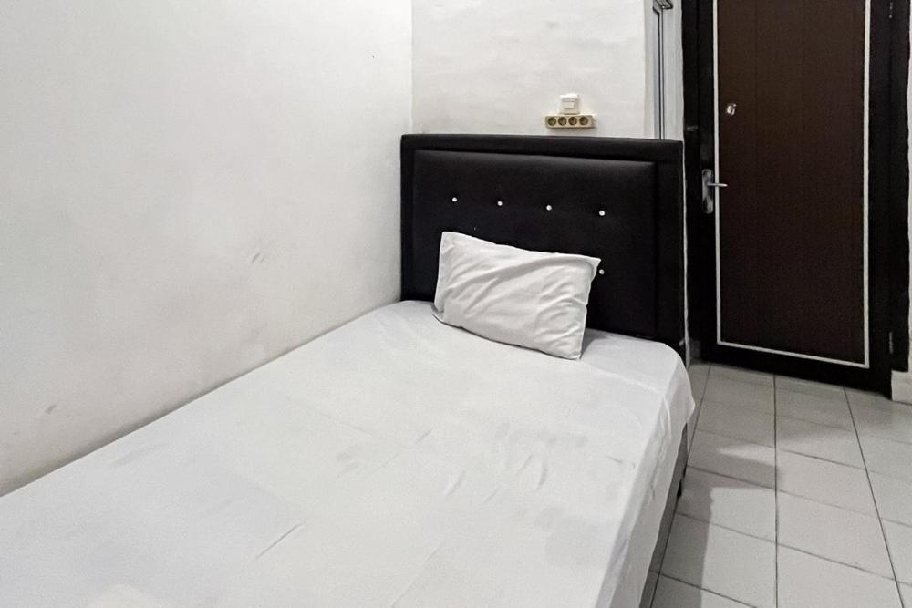 Kostel 99 Pangkal Pinang Redpartner Hotel Bagian luar foto