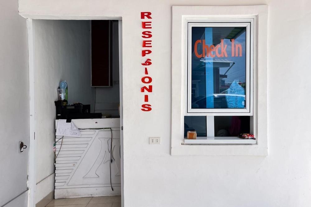 Kostel 99 Pangkal Pinang Redpartner Hotel Bagian luar foto